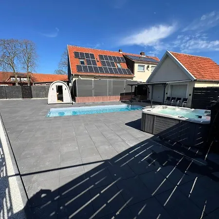 Neuboerger Mit Wellness Tatil Evi *